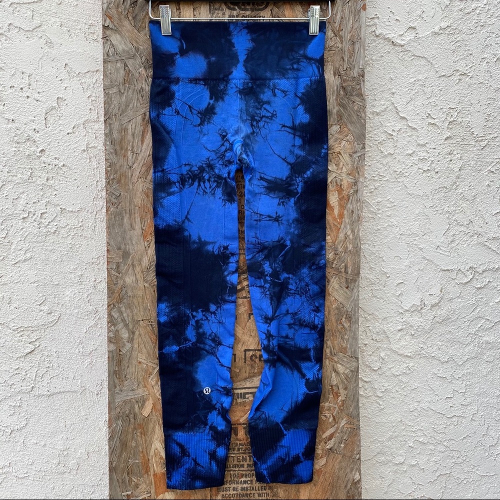 lululemon athletica Blue & Black Tie-Dye Leggings